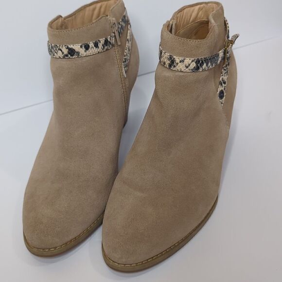 Vionic Upright Upton Taupe Suede Leather Ankle Booties Size 11 - Picture 2 of 13